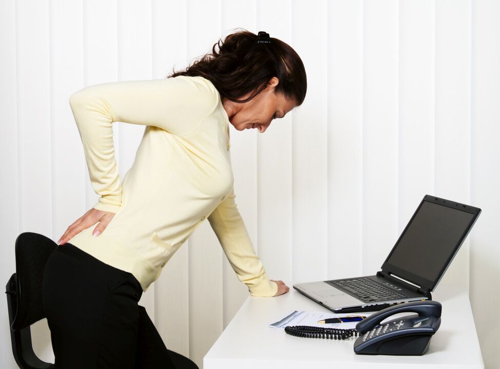 ból pleców podczas siedzenia