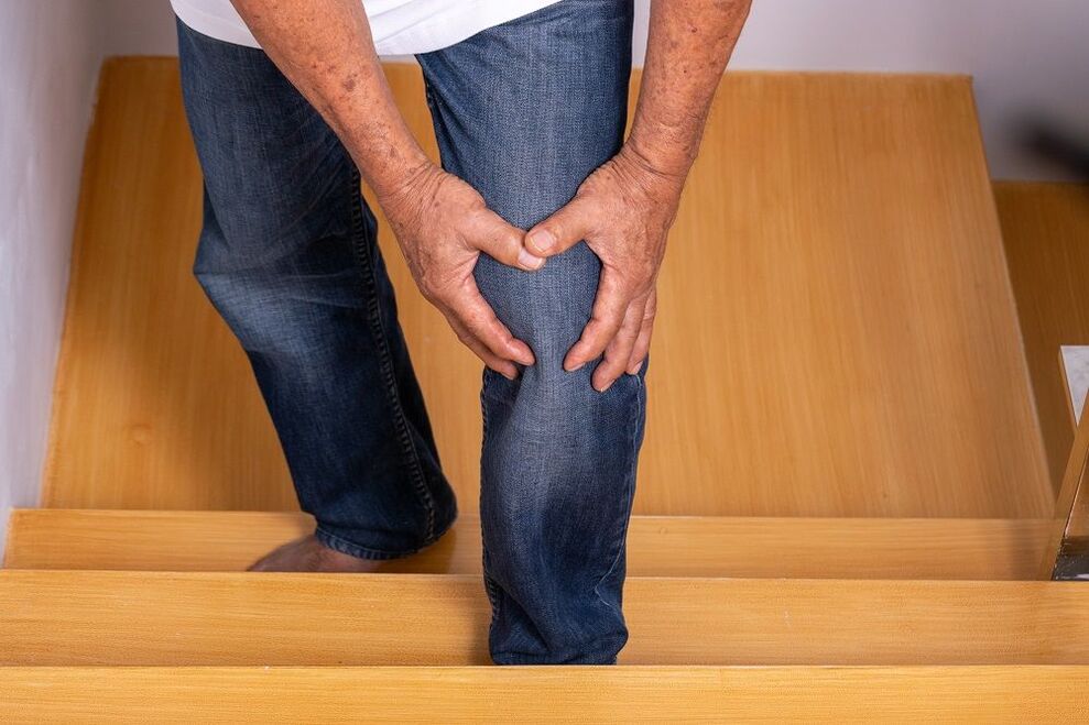 ból kolana podczas wchodzenia po schodach