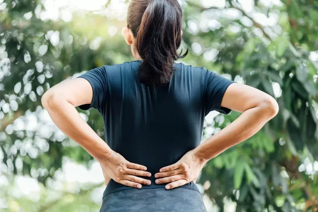 ból dolnej części pleców spowodowany osteochondrozą